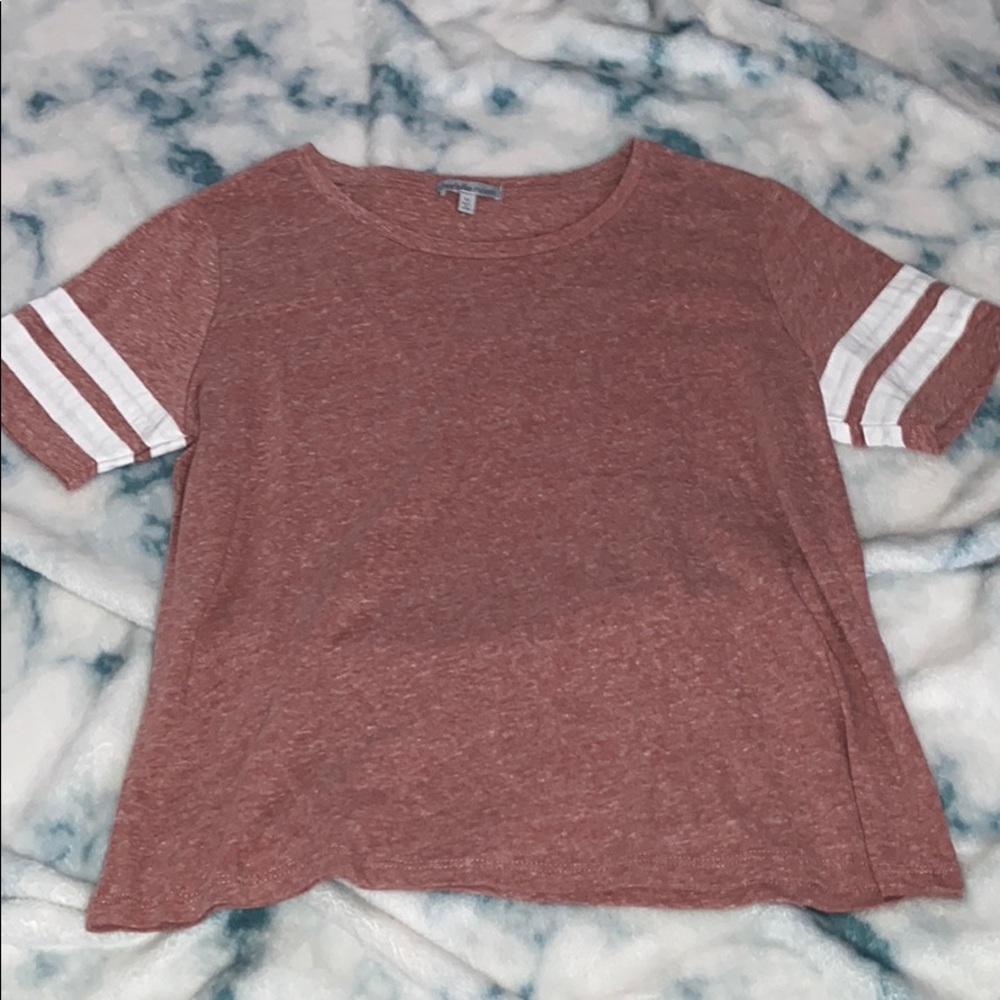 Rose t-shirt with white stripes on sleeves